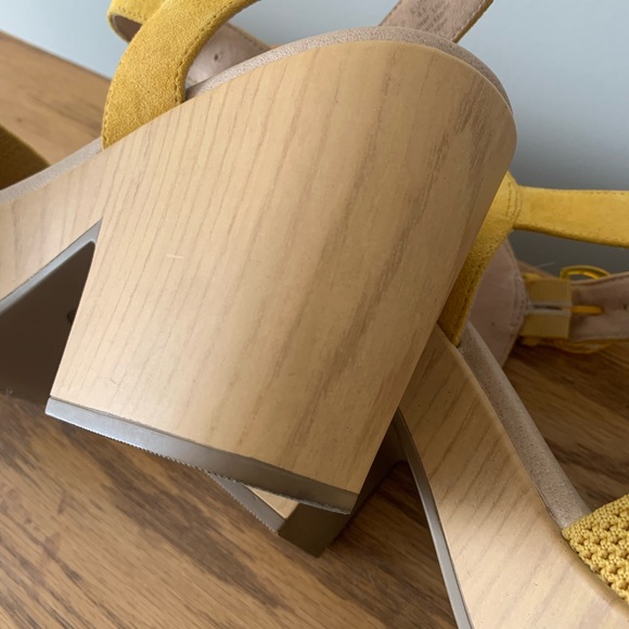 Dr. Scholl's Yellow Brickell Platform Sandals. Size 11. - Picture 5 of 6